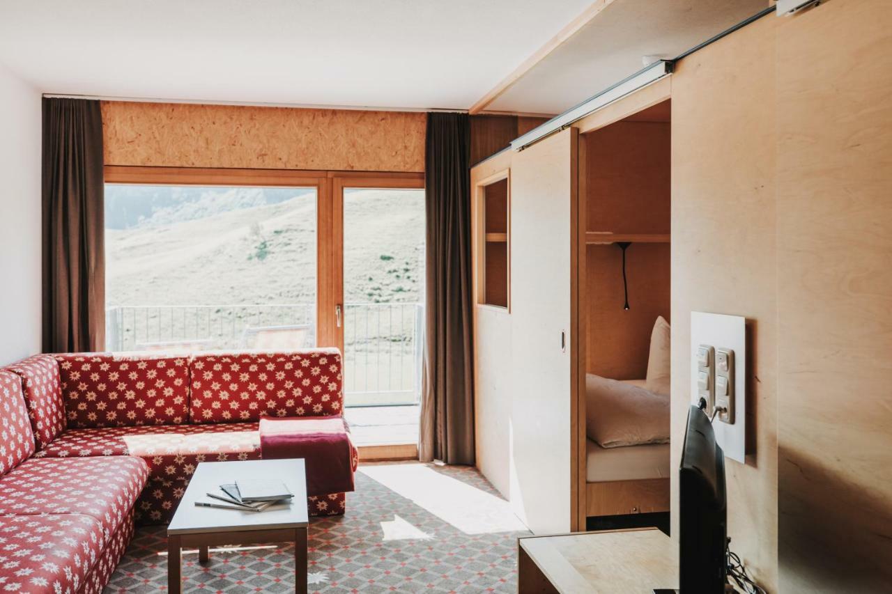 Hotel Adler Warth  Экстерьер фото