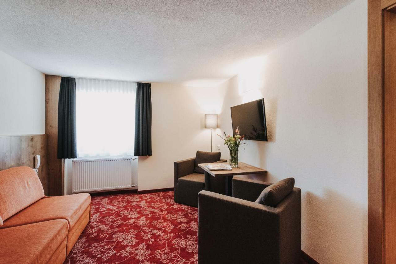Hotel Adler Warth  Экстерьер фото